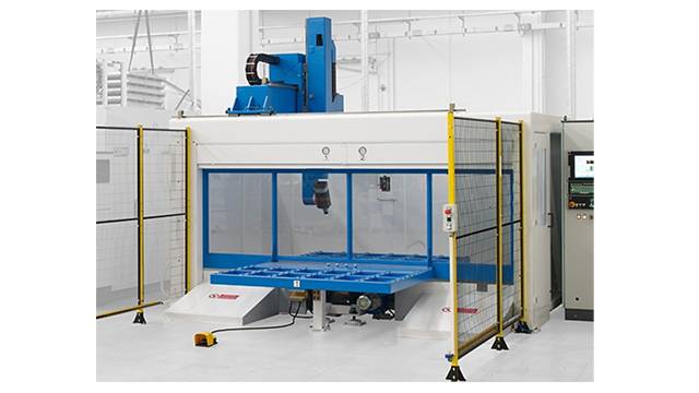 Five axis milling machining center