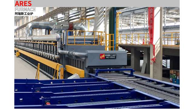 ROLLER HEARTH FURNACE FOR TUBES UNDER PROTECTIVE GAS