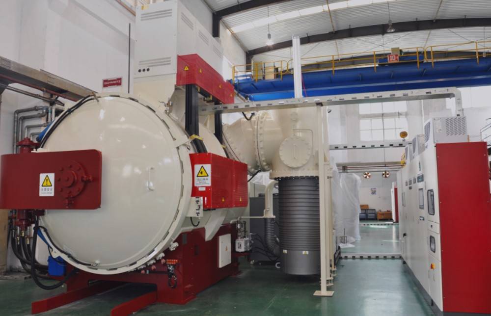 VACUUM  FURNACE
