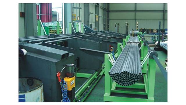 Correction tube multi-head simultaneous cutting machine