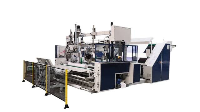 Cloth roll automatic cutting and packaging machine