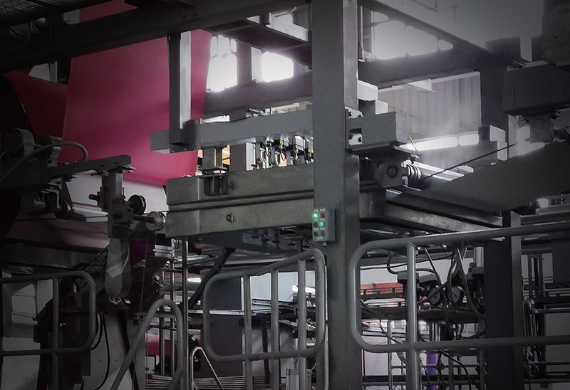 Intelligent steam moisture regulation system
