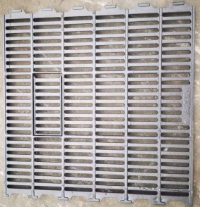 Cast iron pig floor (buckle) - with scrubber opening