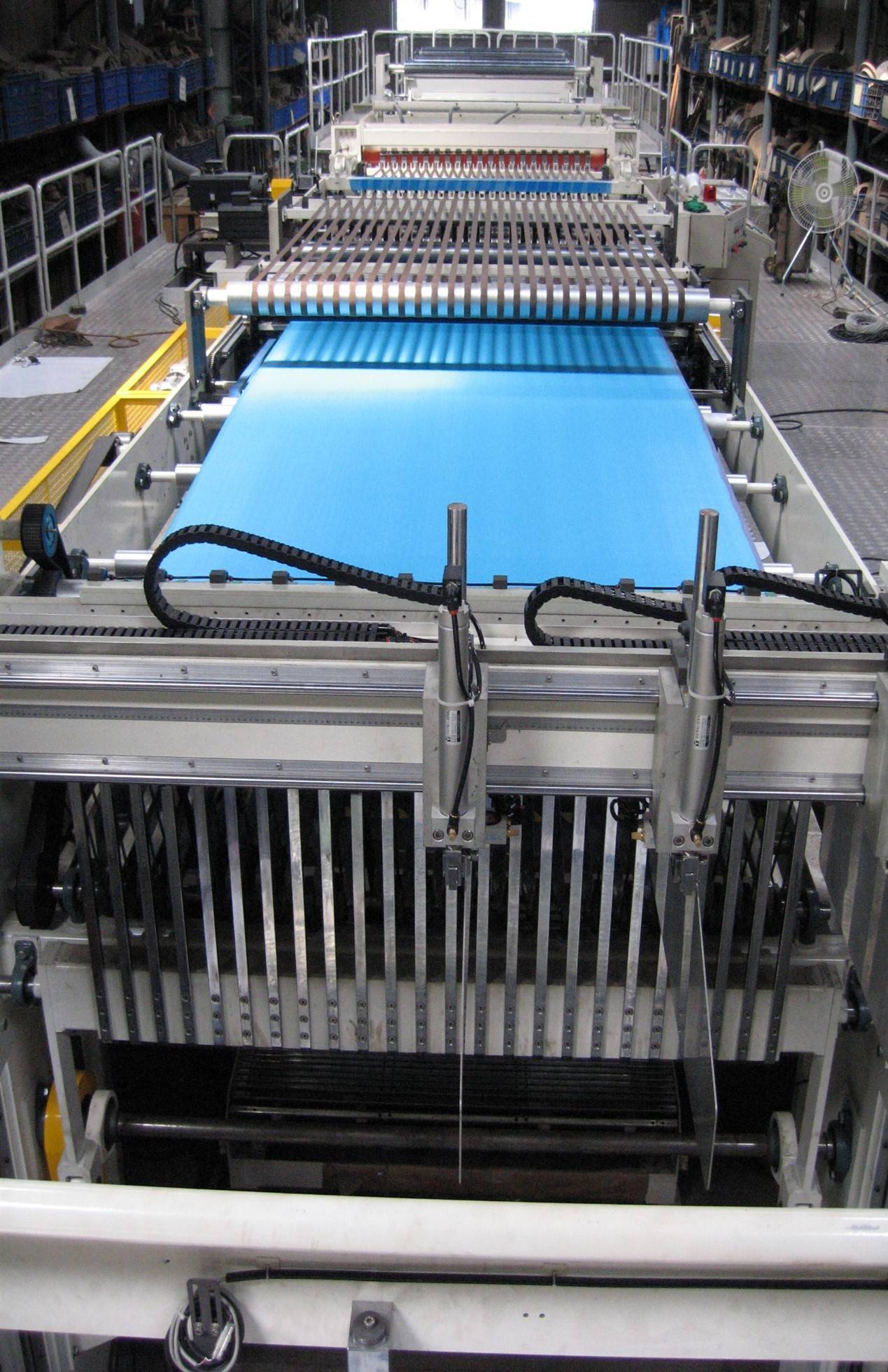 HZT-CUTTER2000 Double rotary paper cutter system
