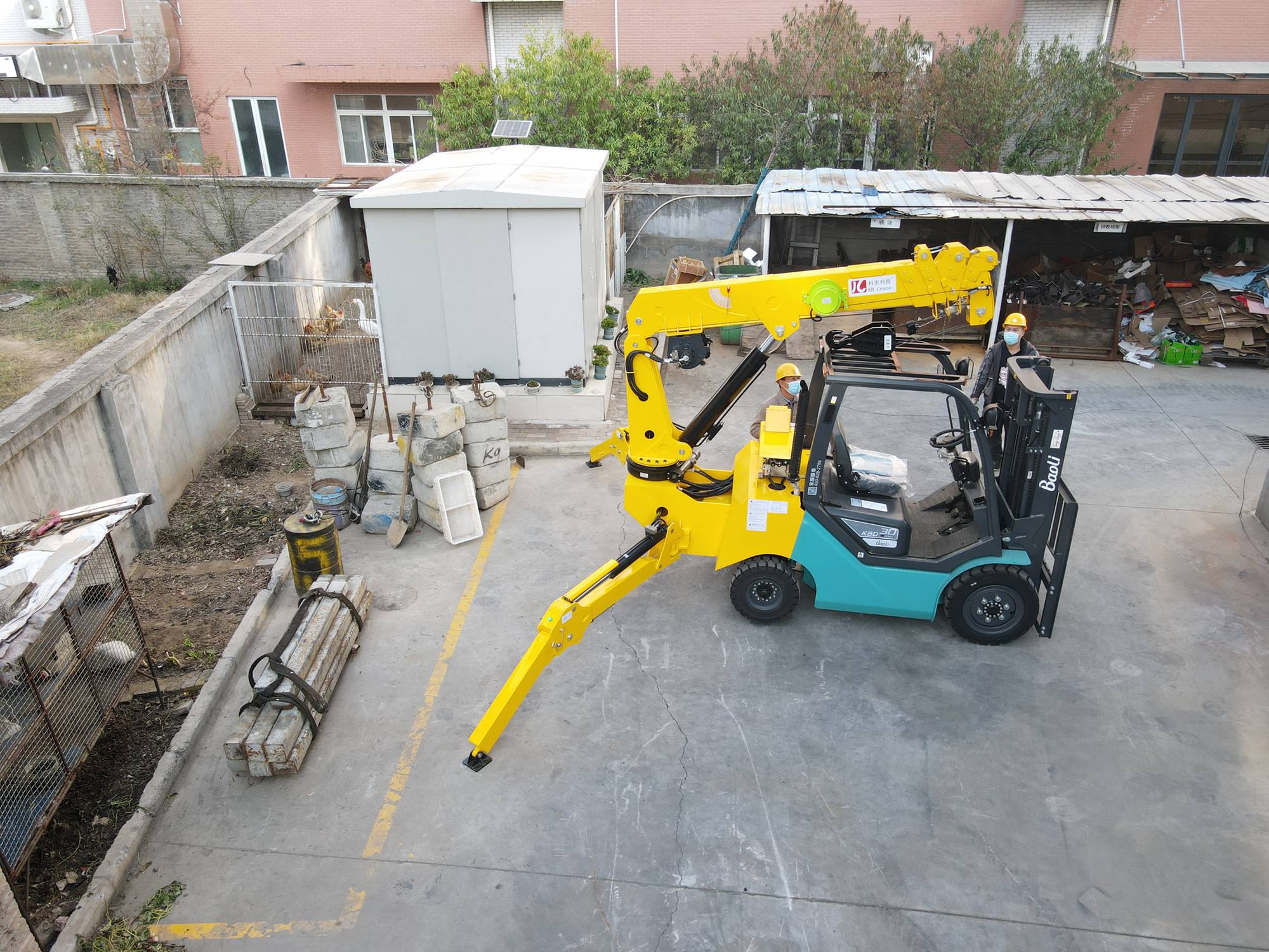 Pure electric mini wheeled crane