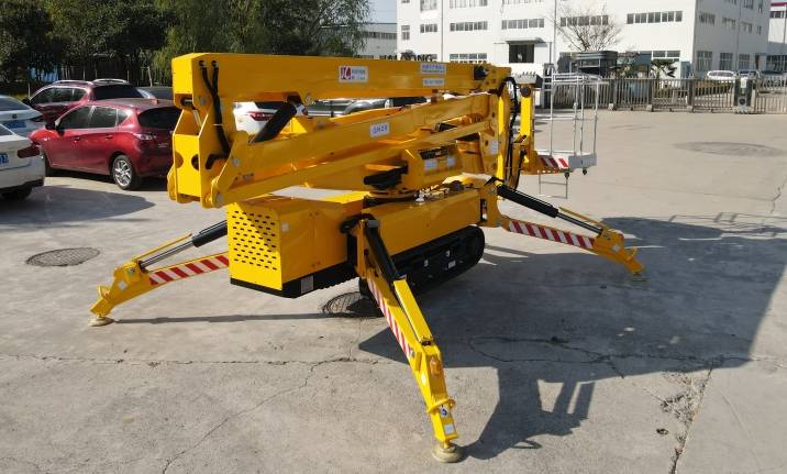 Articulated boom climbing vehicle
