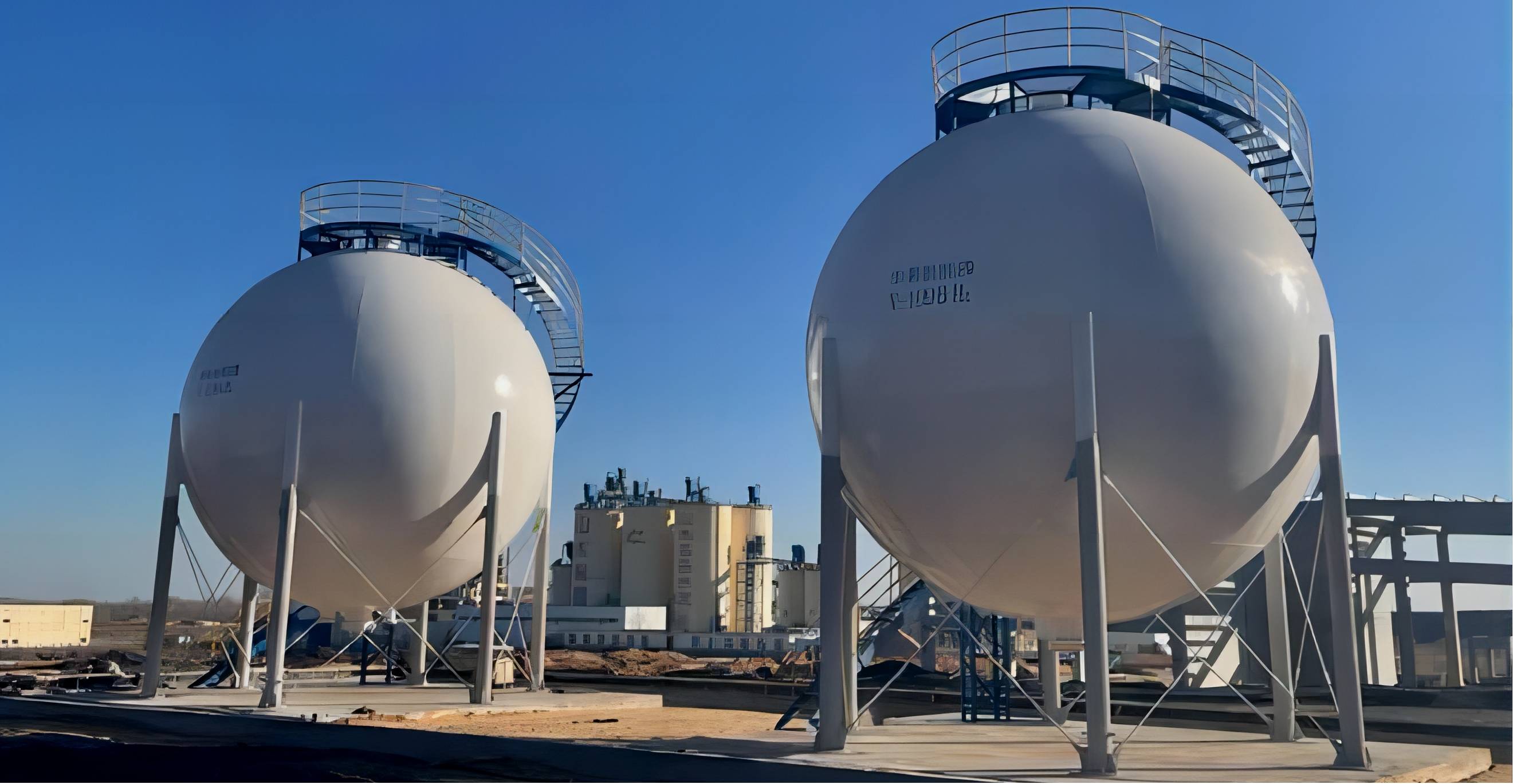 Low and medium pressure ball tanks for ammonia and hydrogen storage