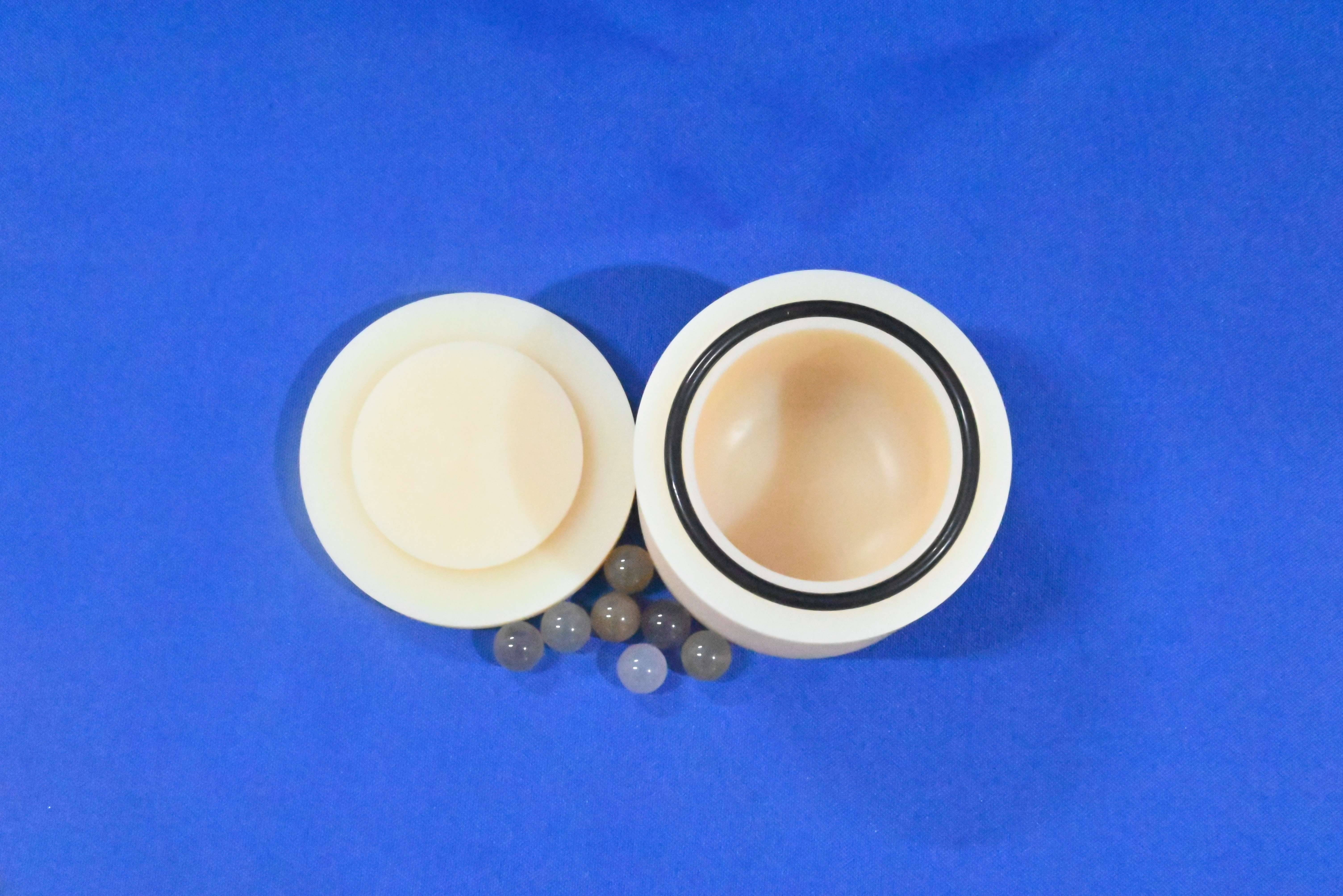 Nylon jar