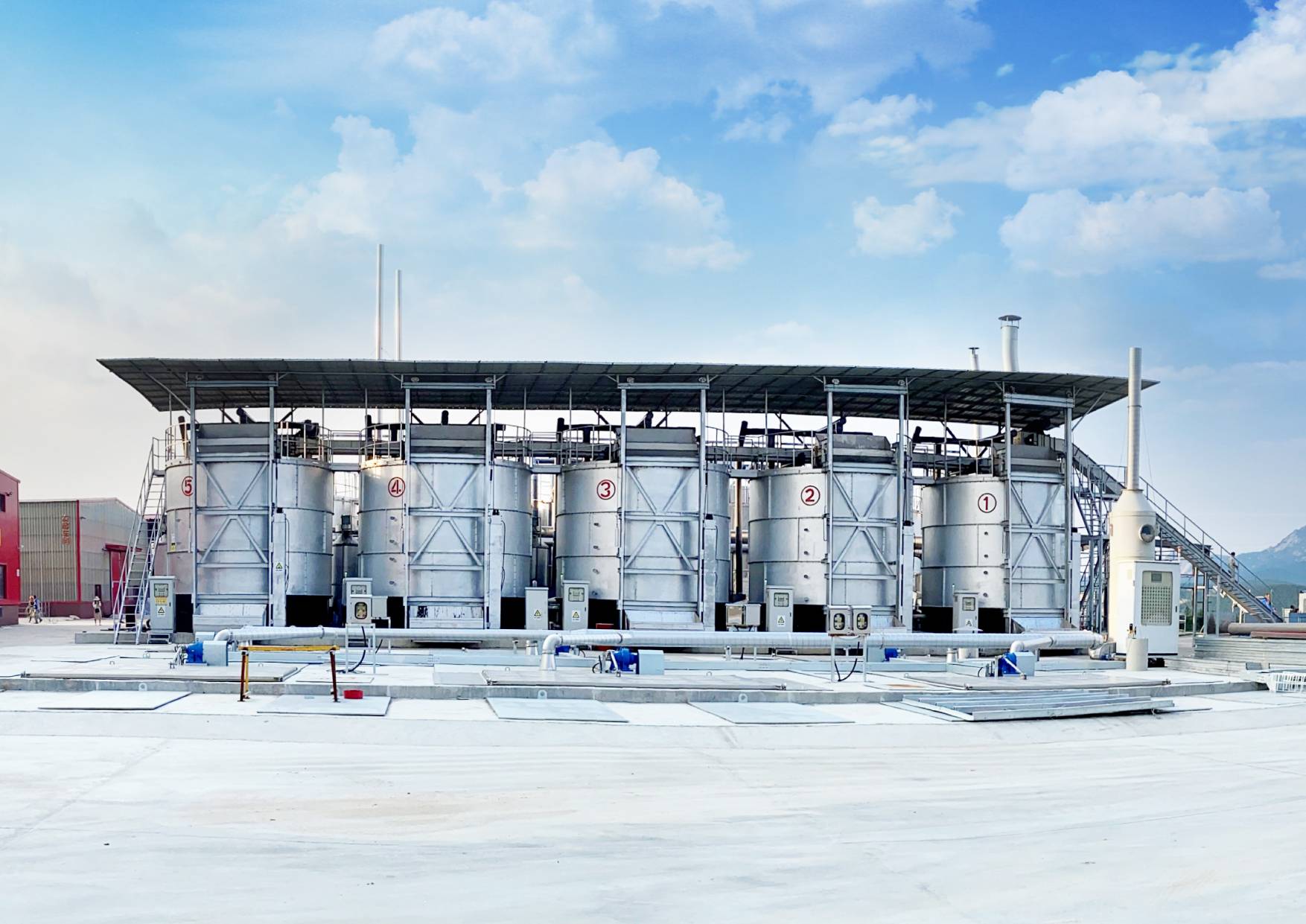 Intelligent aerobic fermentation equipment for organic solid waste of livestock and poultry、Sanyi Nano-level ultrapure direct drinking water system