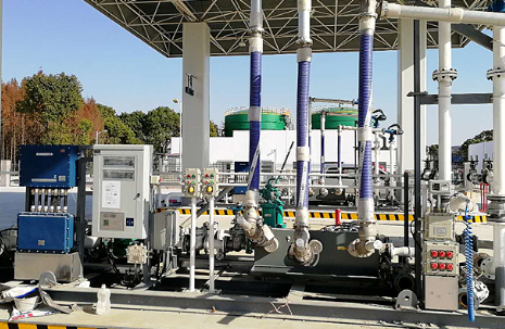 Oil loading and unloading truck system