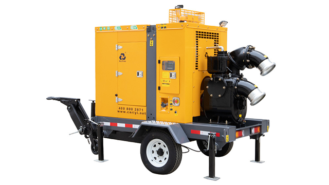 Trailer type emergency drainage pump