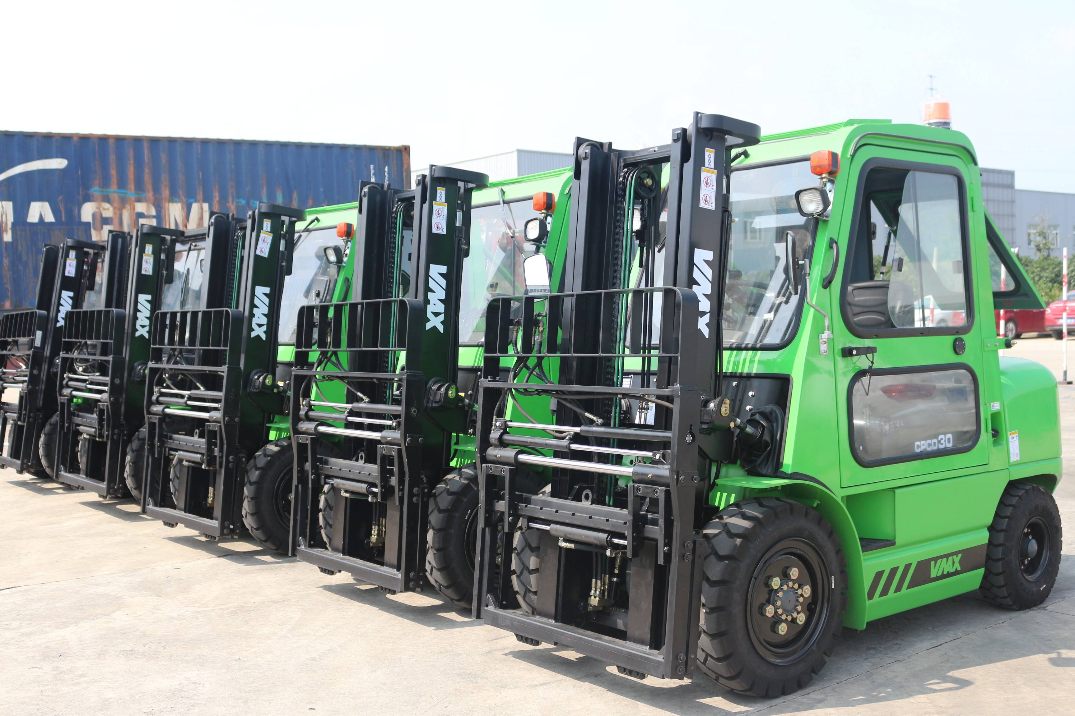Counterbalanced diesel forklift