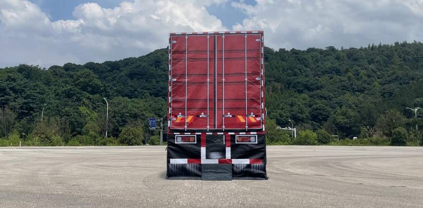 Truck tail target