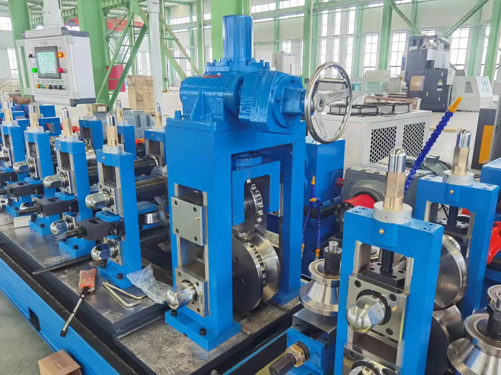 Forming section
