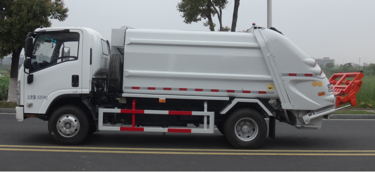 Compression garbage trucks YD5080ZYSQLE6