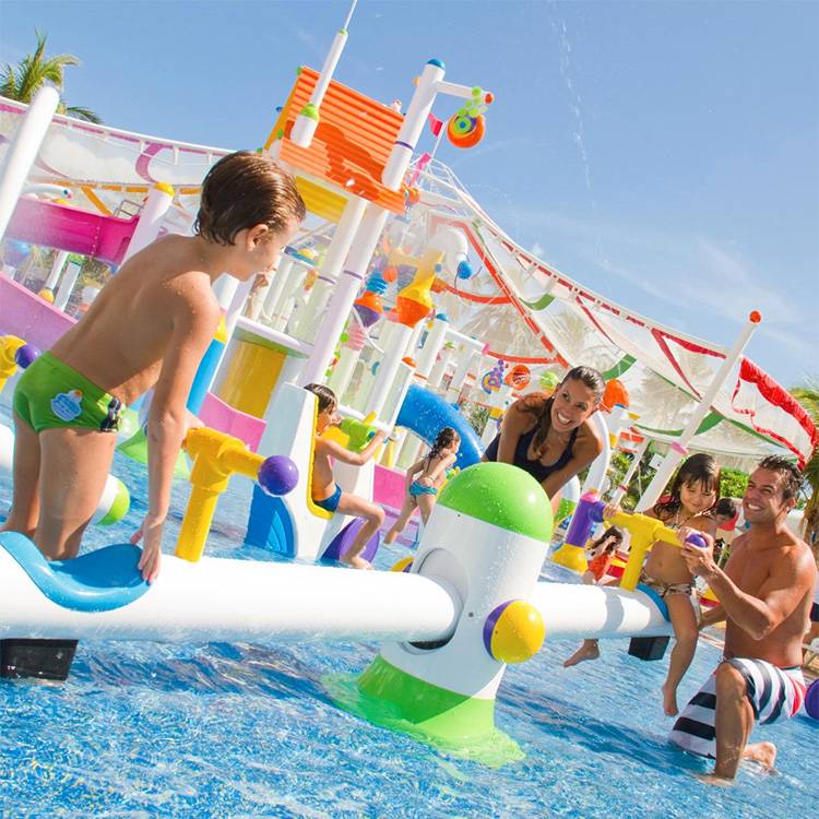Water splashing equipment for children