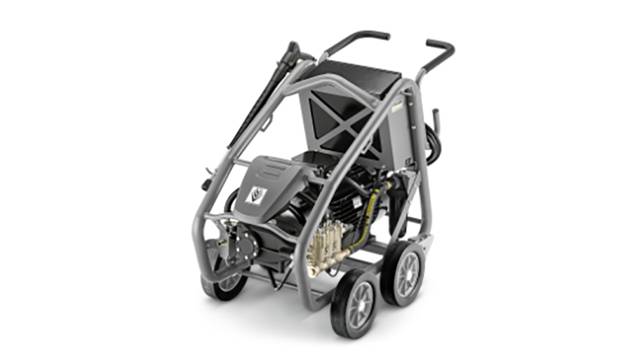Ultra-high pressure cleaner